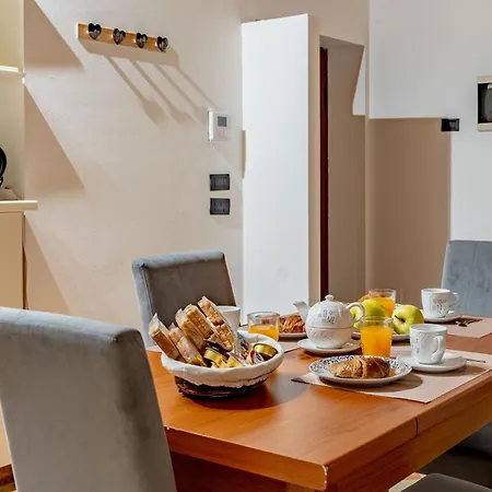 Historic Center View-2 Minutes From Arena & Juliet's House- Mazzini Palace * Verona