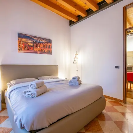 Historic Center View-2 Minutes From Arena & Juliet's House- Mazzini Palace *