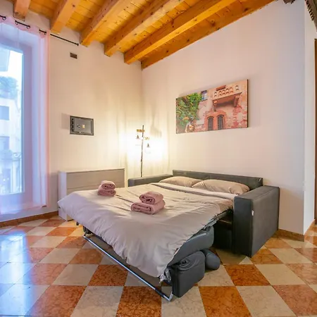Apartamento Historic Center View-2 Minutes From Arena & Juliet's House- Mazzini Palace